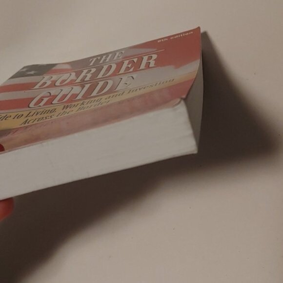 3/$13 The Border Guide 8th edition by Robert Keats 2007 adult non fiction book - Picture 3 of 7